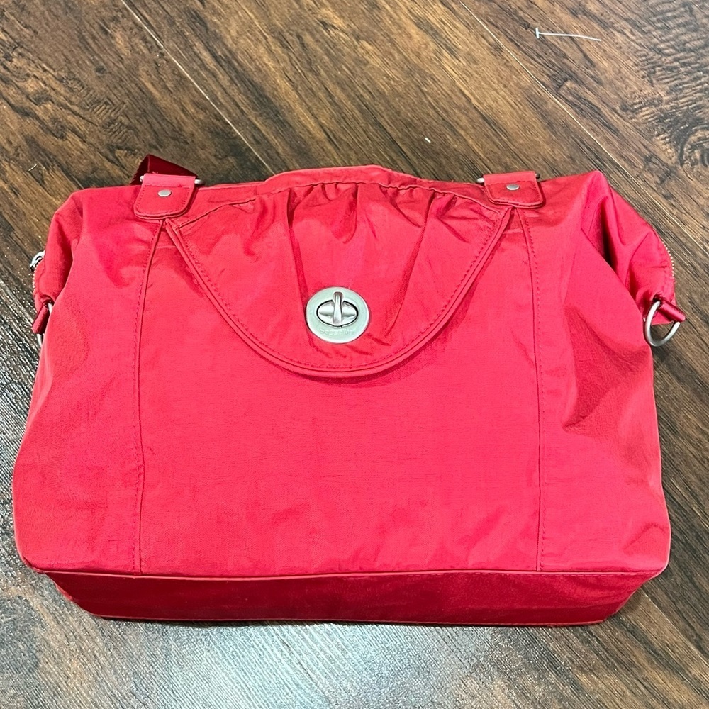 BAGGALLINI laptop travel bag. Red 12”x13” Nylon convertible with many pockets